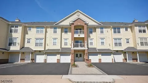 2304 Courtney Ln #2304, Somerset, NJ 08873