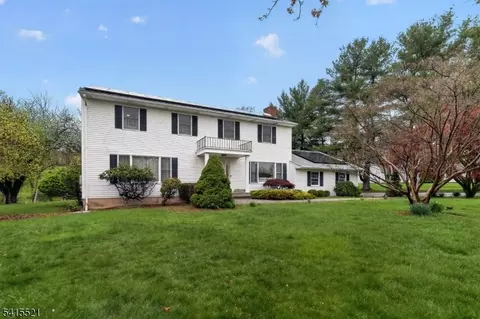 8 Telfer Dr, Vernon Twp, NJ 07418