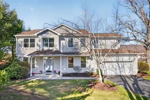 1 Hornbeam Way, Hamburg, NJ 07419