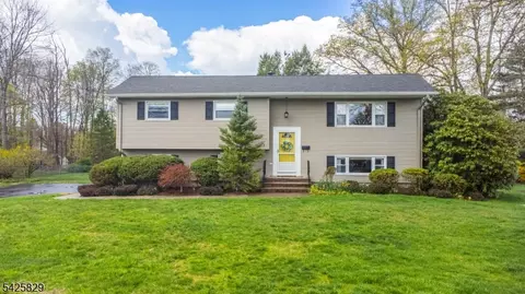 12 Henry St, Succasunna, NJ 07876