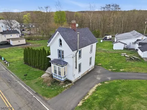 10 Brighton Ave, Andover, NJ 07821