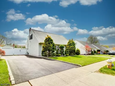 23 Clara Pl, Cedar Grove, NJ 07009
