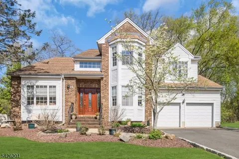 51 Oakland Rd, Old Bridge, NJ 08857