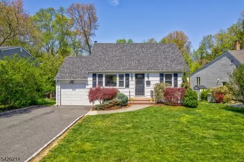 61 Beechwood Rd, Florham Park, NJ 07932