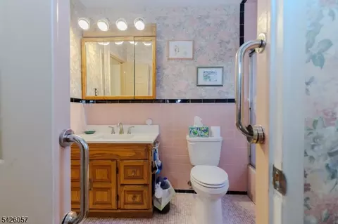 286 Harris Ave, Middlesex, NJ 08846 photo 12