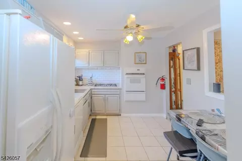 286 Harris Ave, Middlesex, NJ 08846 photo 6