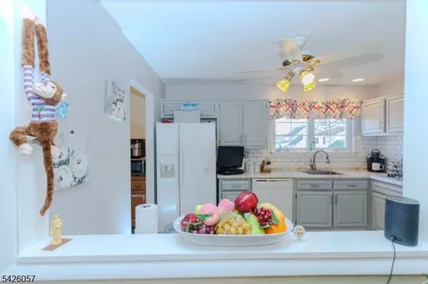 286 Harris Ave, Middlesex, NJ 08846 photo 8