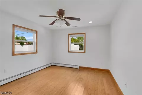 95 Calvert Ave E, Edison, NJ 08820 photo 22