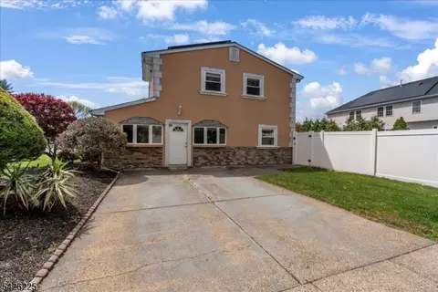 95 Calvert Ave E, Edison, NJ 08820 photo 4