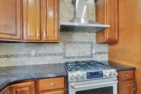 95 Calvert Ave E, Edison, NJ 08820 photo 15