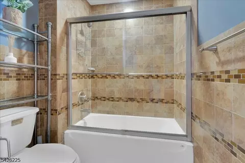 95 Calvert Ave E, Edison, NJ 08820 photo 28