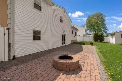 95 Calvert Ave E, Edison, NJ 08820 photo 40