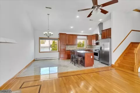 95 Calvert Ave E, Edison, NJ 08820 photo 7