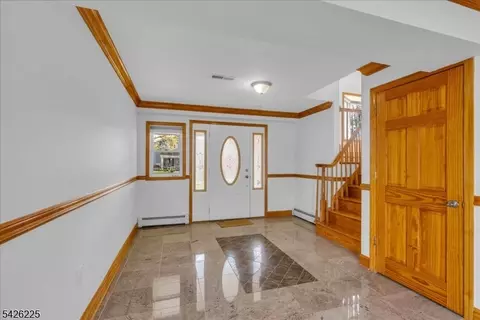 95 Calvert Ave E, Edison, NJ 08820 photo 5