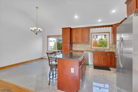 95 Calvert Ave E, Edison, NJ 08820 photo 17