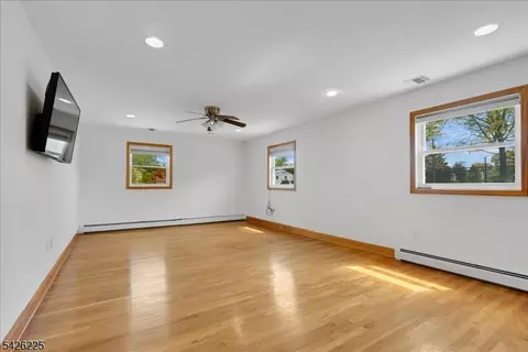 95 Calvert Ave E, Edison, NJ 08820 photo 31
