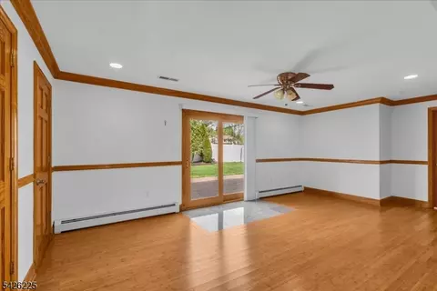 95 Calvert Ave E, Edison, NJ 08820 photo 19