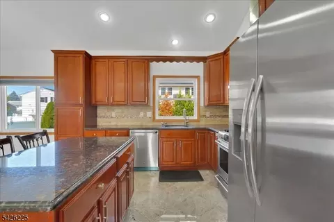 95 Calvert Ave E, Edison, NJ 08820 photo 13