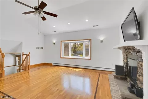 95 Calvert Ave E, Edison, NJ 08820 photo 9