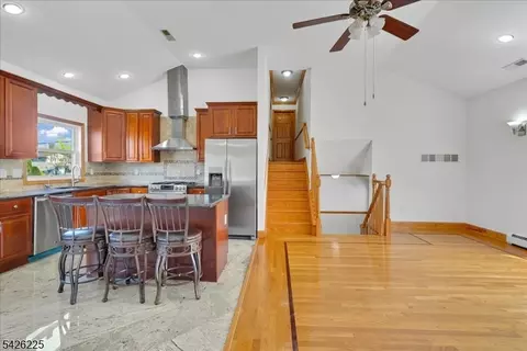 95 Calvert Ave E, Edison, NJ 08820 photo 10