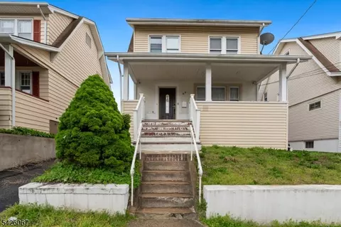 89 E 6th St, Clifton, NJ 07011