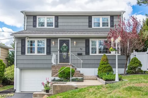 22 Elmwood Rd, Verona, NJ 07044