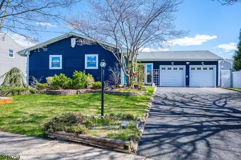 10 Wellington Ave, Port Reading, NJ 07064