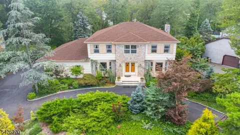 9 Puddingstone Way, Florham Park, NJ 07932