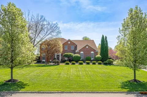 106 Stone Xing, Stewartsville, NJ 08886