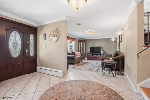 11 Briar Hills Cir, Springfield, NJ 07081