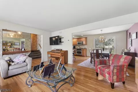 35 Robin Rd, Wayne, NJ 07470 photo 9