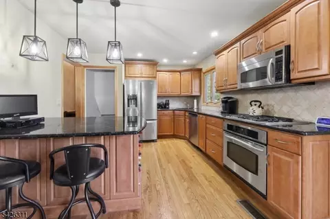 35 Robin Rd, Wayne, NJ 07470 photo 10