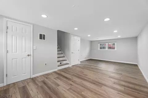 35 Robin Rd, Wayne, NJ 07470 photo 26