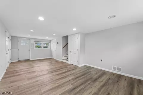 35 Robin Rd, Wayne, NJ 07470 photo 27