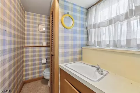 35 Robin Rd, Wayne, NJ 07470 photo 28