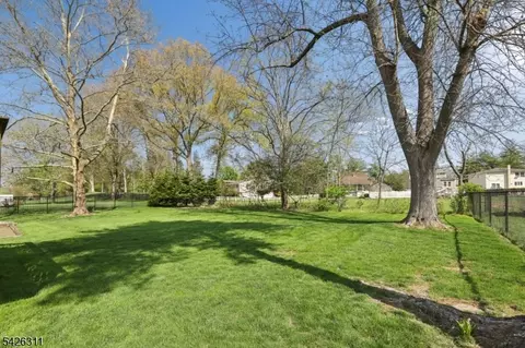 35 Robin Rd, Wayne, NJ 07470 photo 32