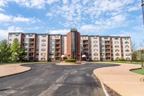 1360 Hamburg Tpke UNIT 402, Wayne, NJ 07470