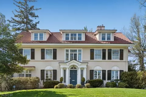 9 Quentin Ct, Maplewood, NJ 07040