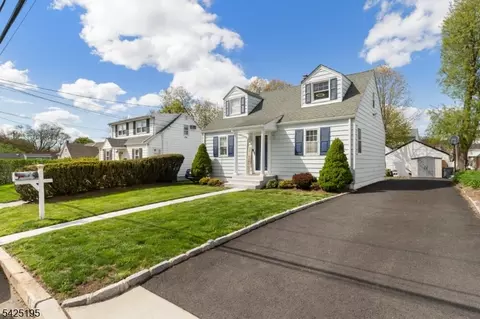 61 Highland Ave, Bergenfield, NJ 07621