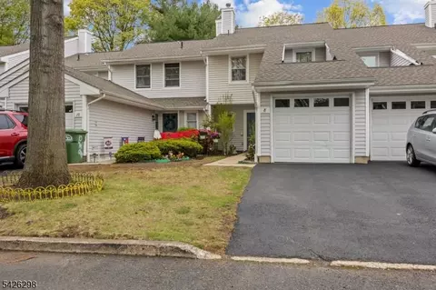 8 Tall Oaks Ct, Parlin, NJ 08859