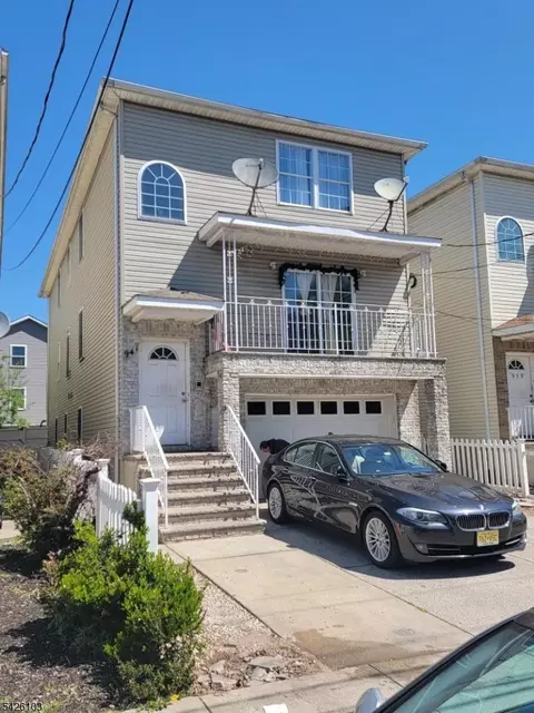 941 Emma St, Elizabeth, NJ 07201