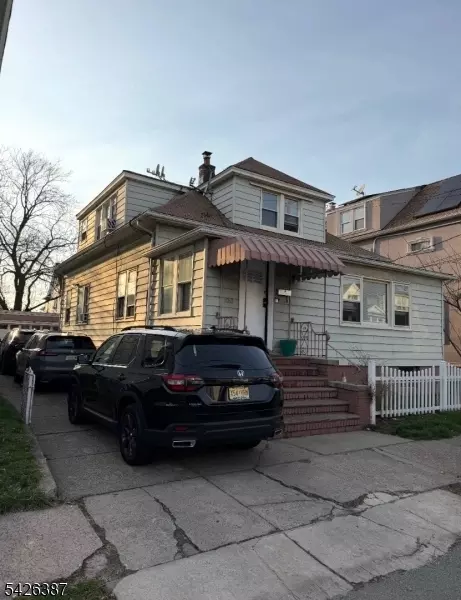 1080 E 25th St, Paterson, NJ 07513
