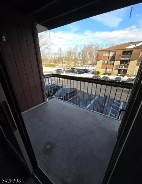 198 Sierra Ct # B, Woodbridge, NJ 07095