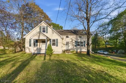 106 Main St, Whitehouse Station, NJ 08889