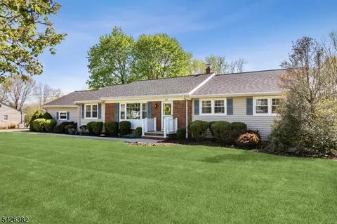 23 Strawberry Ln, Hillsborough, NJ 08844