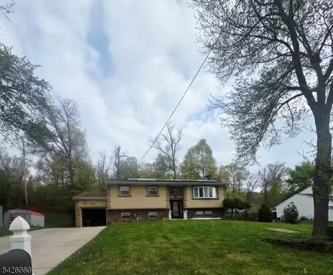 65 Shady Ln, Bound Brook, NJ 08805