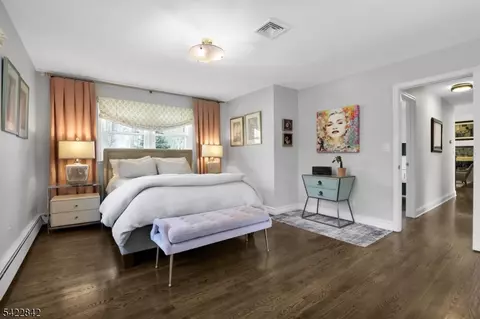 Bedroom - 36 Coppergate Dr, Basking Ridge, NJ 07920 photo 3 of 8