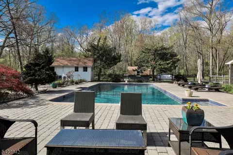 Exterior - 36 Coppergate Dr, Basking Ridge, NJ 07920 photo 4 of 8