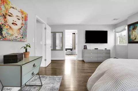 Bedroom - 36 Coppergate Dr, Basking Ridge, NJ 07920 photo 2 of 8