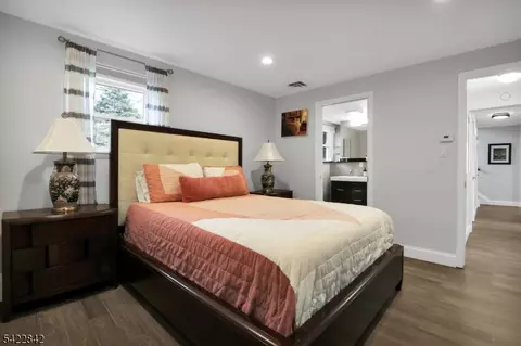 Bedroom - 36 Coppergate Dr, Basking Ridge, NJ 07920 photo 5 of 8